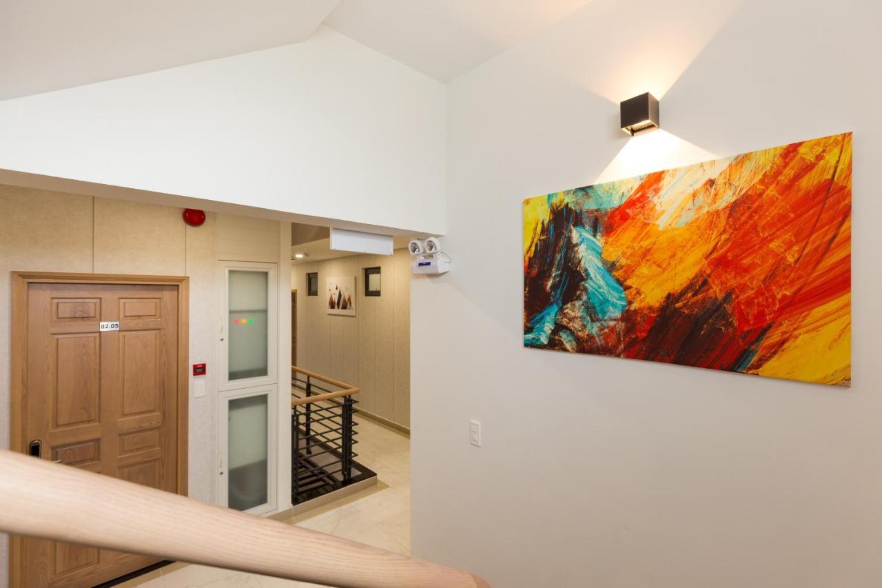 Yours Studio Airport Hotel โฮจิมินห์ซิตี้ ภายนอก รูปภาพ